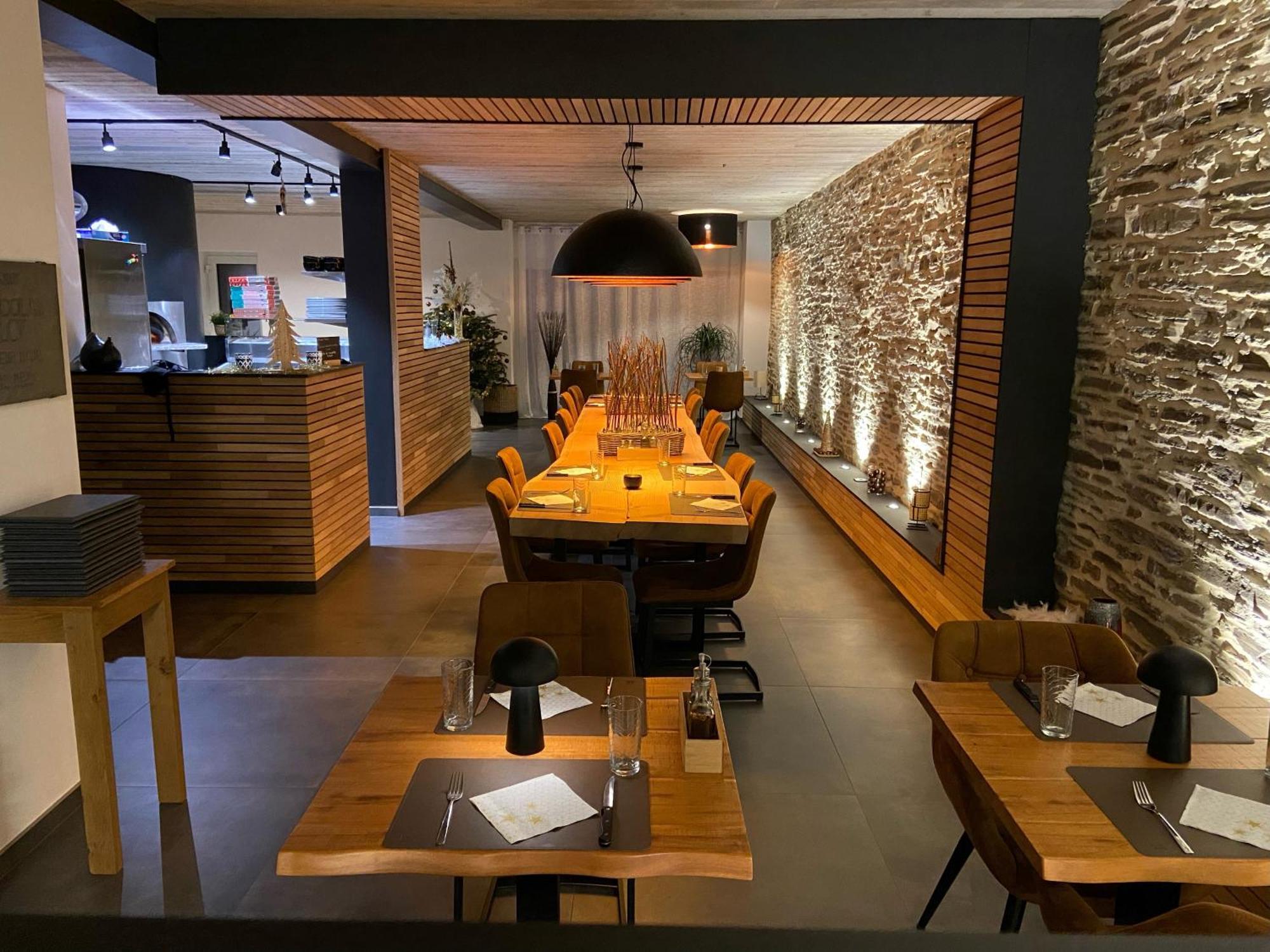 埃尔伯蒙 Le Cerf D'Or酒店 外观 照片